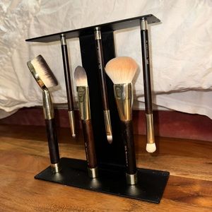NEW Magnetic Beauty Brush Set